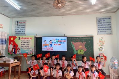 Chào mừng kỉ niệm 80 năm ngày thành lập quân đội nhân dân Việt Nam và 35 năm ngày quốc phòng toàn dân.